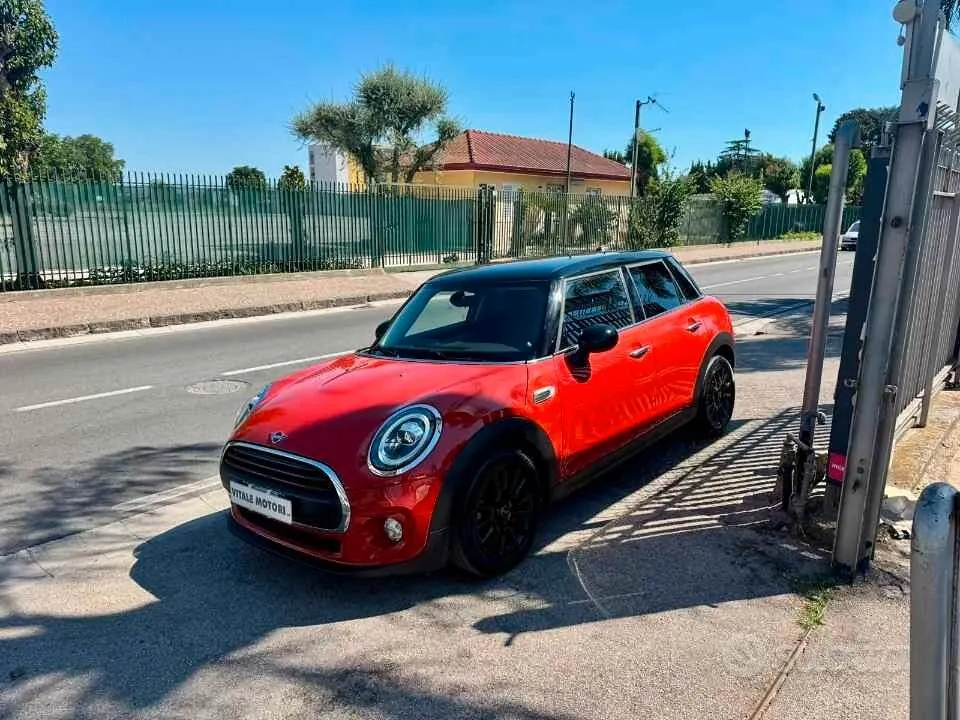 Mini Cooper One 2018 photo 3