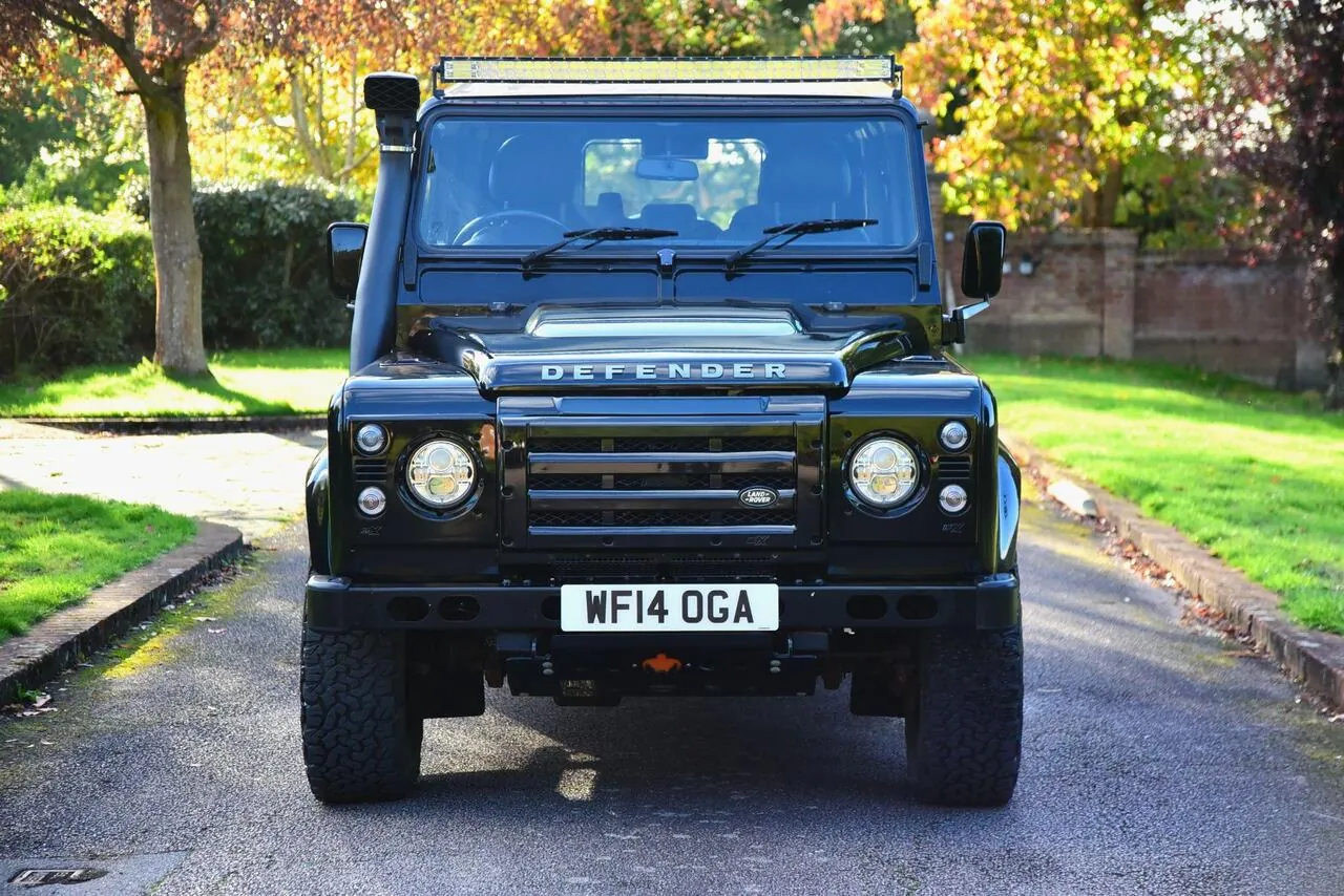 Land Rover Defender 110 2014 photo 5