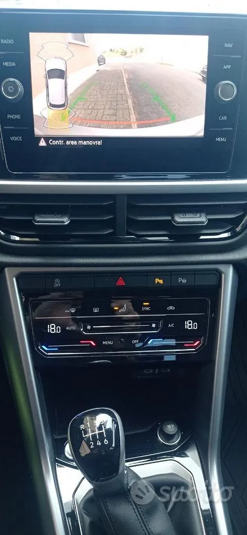 Volkswagen T-Roc 2024 photo 3