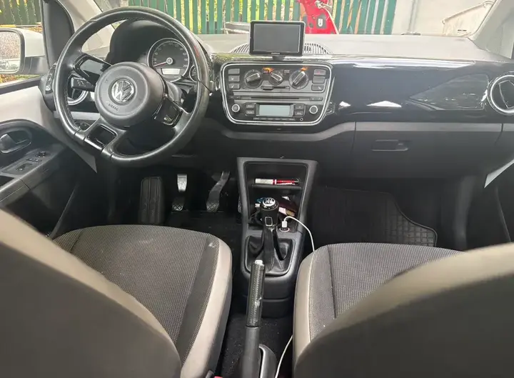 Volkswagen Up 2014 photo 3