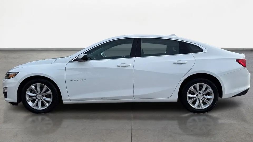 Chevrolet Malibu 2023 photo 3