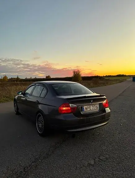 BMW 320I 2005 photo 2