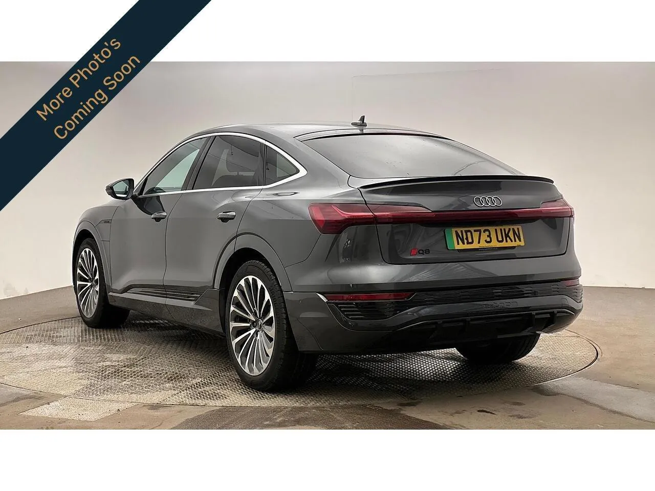 Audi Q8 2023 photo 2