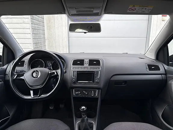 Volkswagen Polo 2016 photo 2