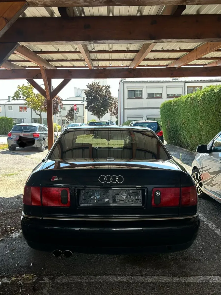Audi A8 1999 photo 2