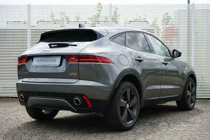 Jaguar E-Pace 2019 photo 2
