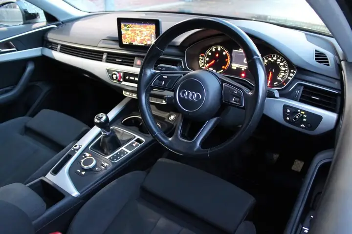 Audi A4 2016 photo 2