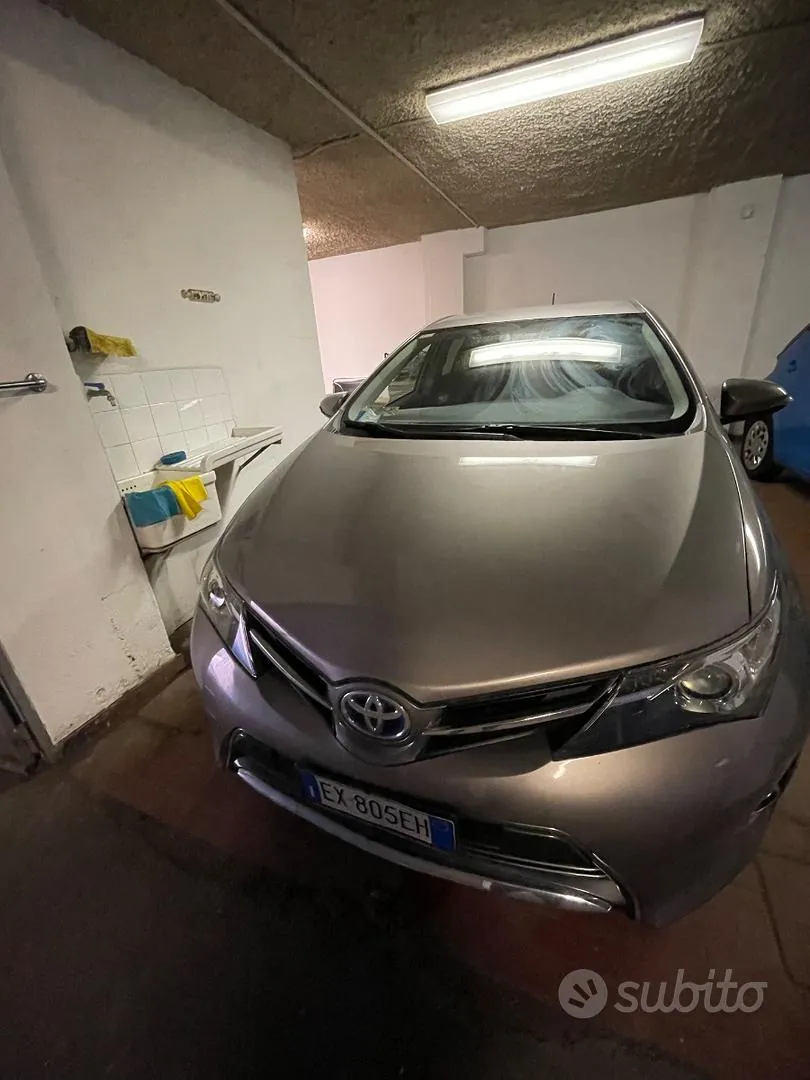 Toyota Auris 2014 photo 2