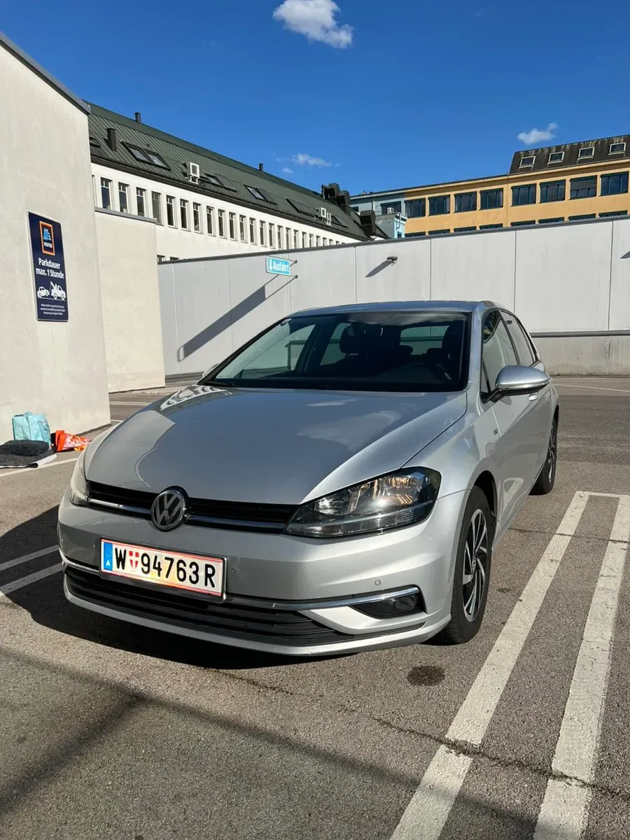 Volkswagen Golf 2019 photo 2