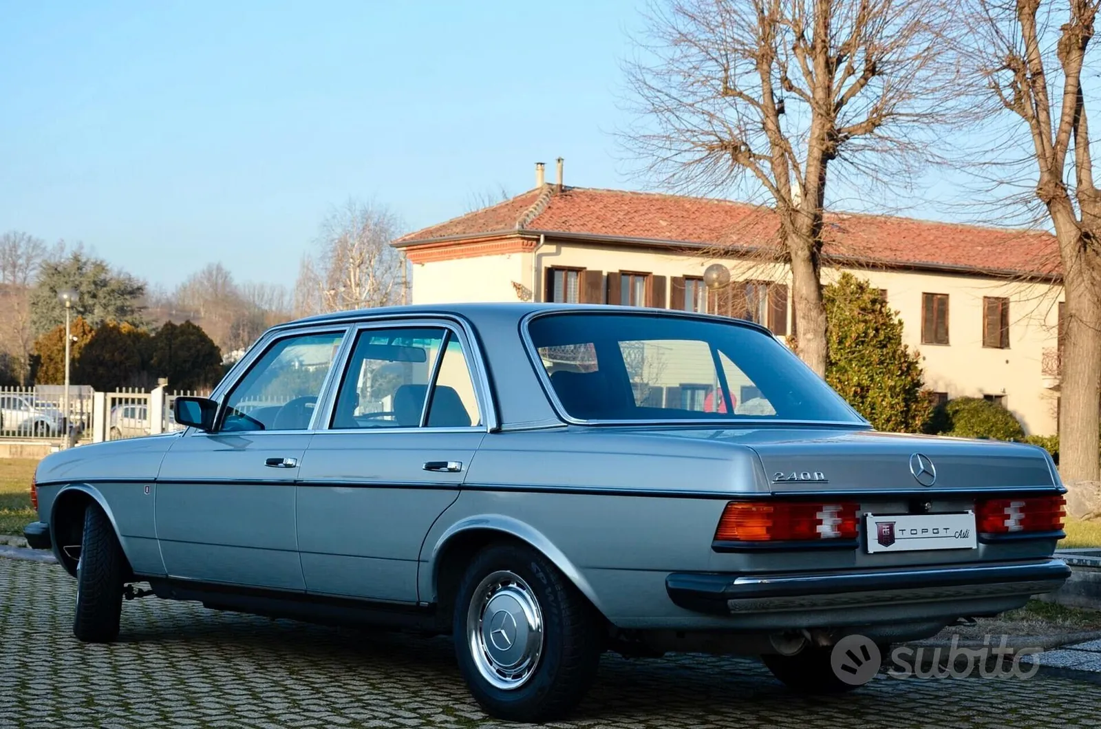 Mercedes-Benz 240D 1982 photo 4