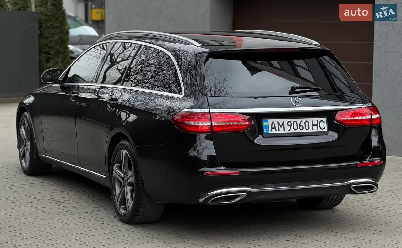 Mercedes-Benz E-Class 2017 photo 3