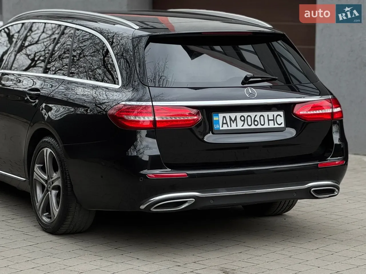 Mercedes-Benz E-Class 2017 photo 5