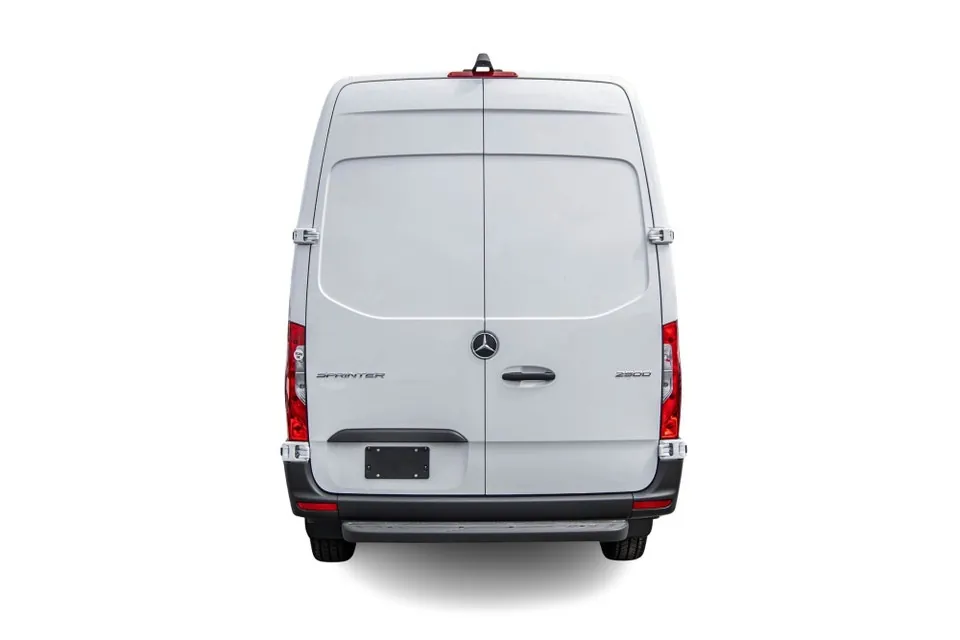 Mercedes-Benz Sprinter 2026 photo 5