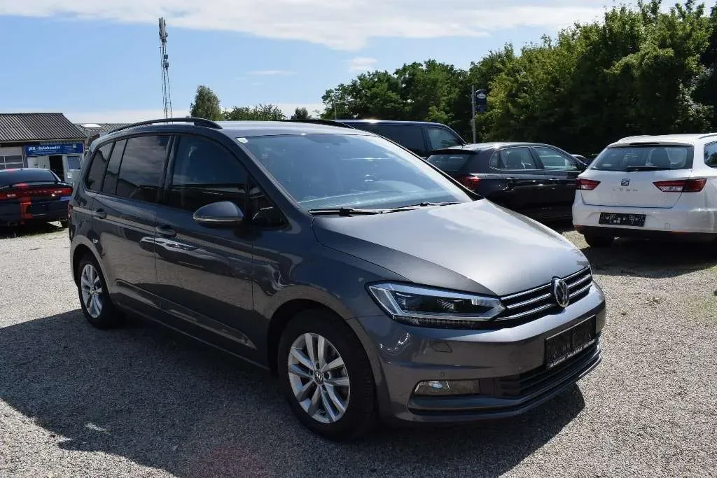Volkswagen Touran 2017 photo 3