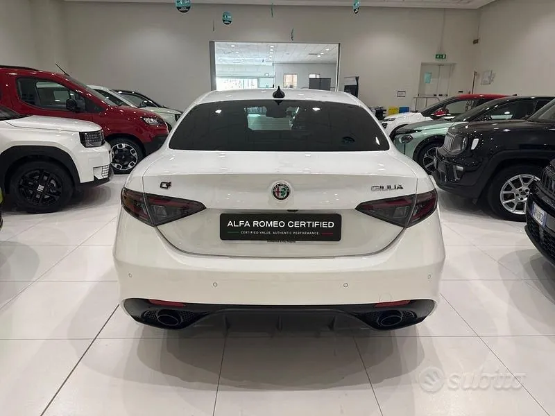 Alfa Romeo Giulia 2024 photo 4