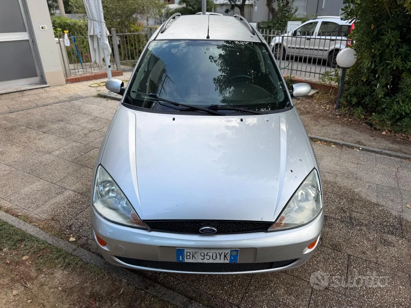 Ford Focus 2000 photo 4