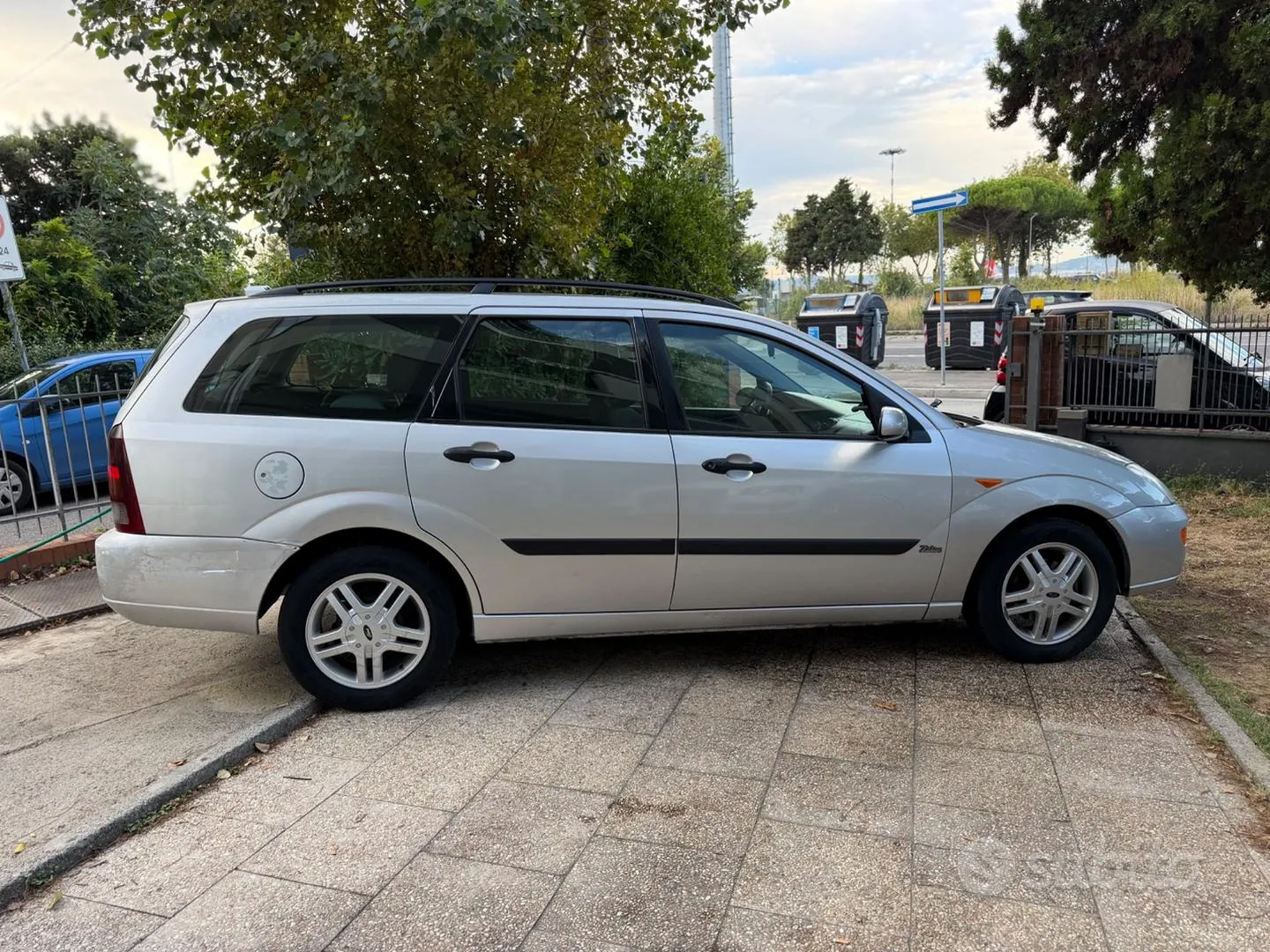Ford Focus 2000 photo 3
