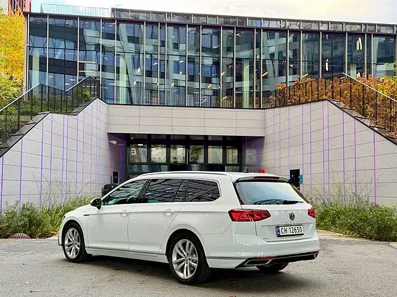 Volkswagen Passat 2020 photo 2
