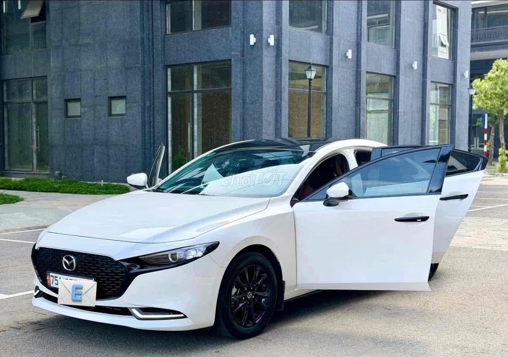 Mazda 3 2024 photo 3
