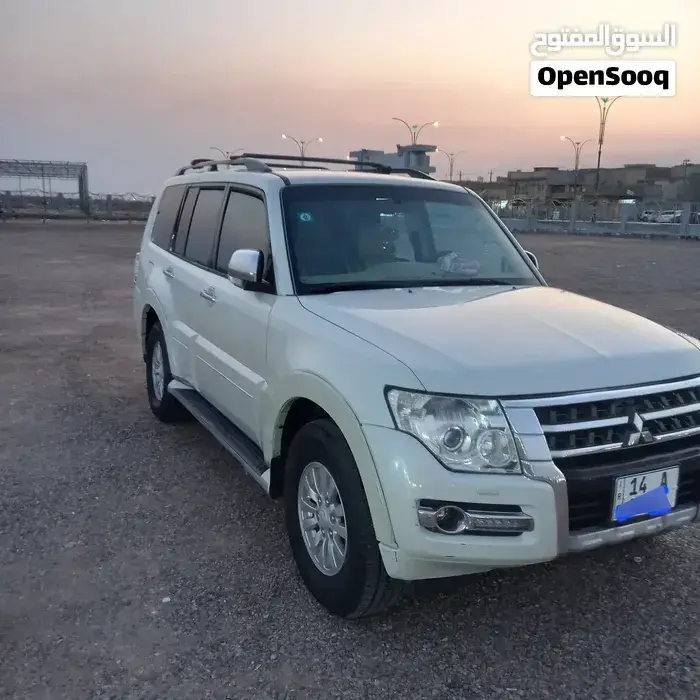 Mitsubishi Pajero 2010 photo 2