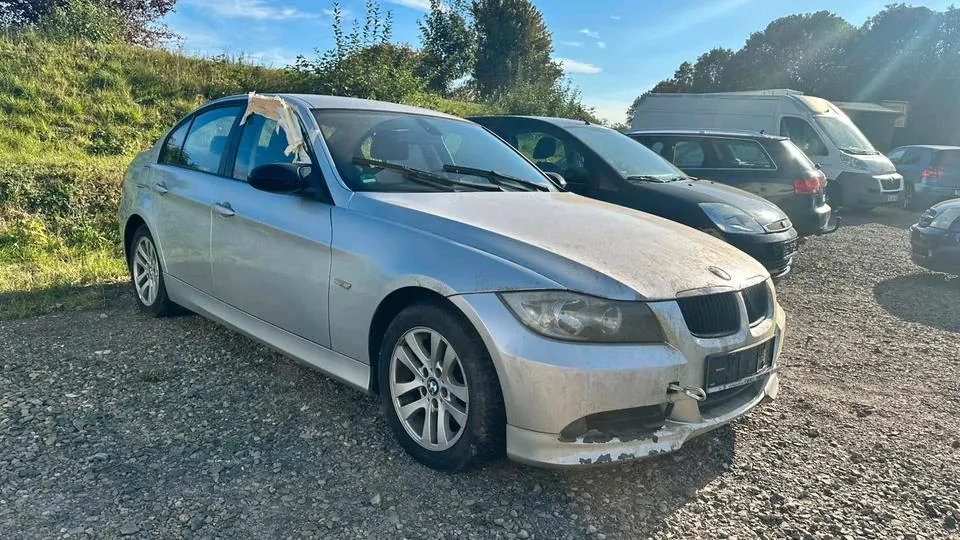 BMW 320I