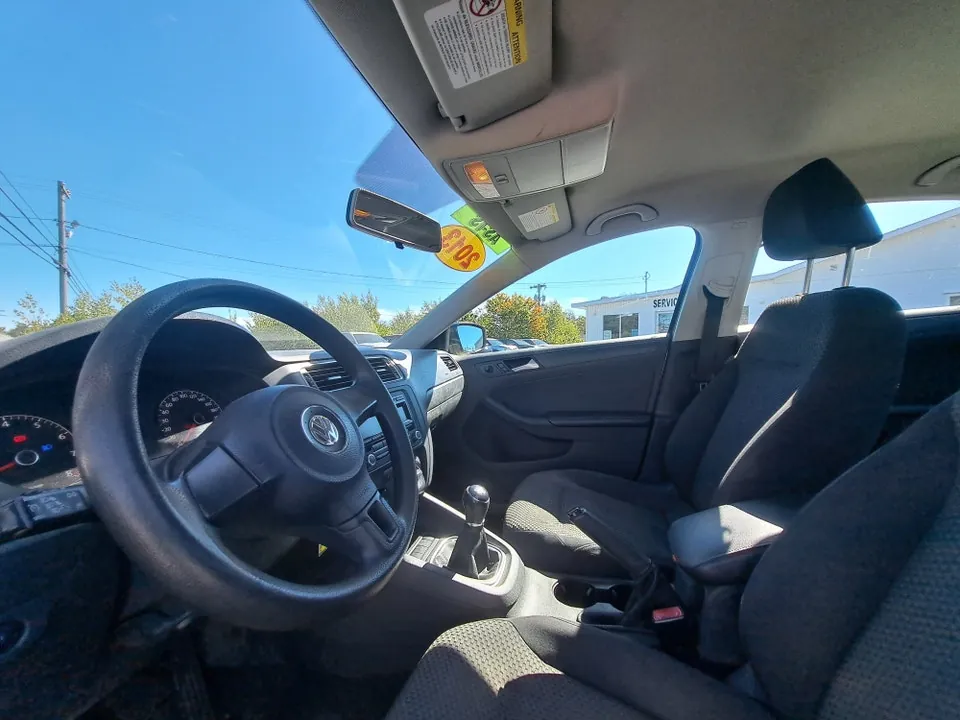 Volkswagen Jetta 2013 photo 3