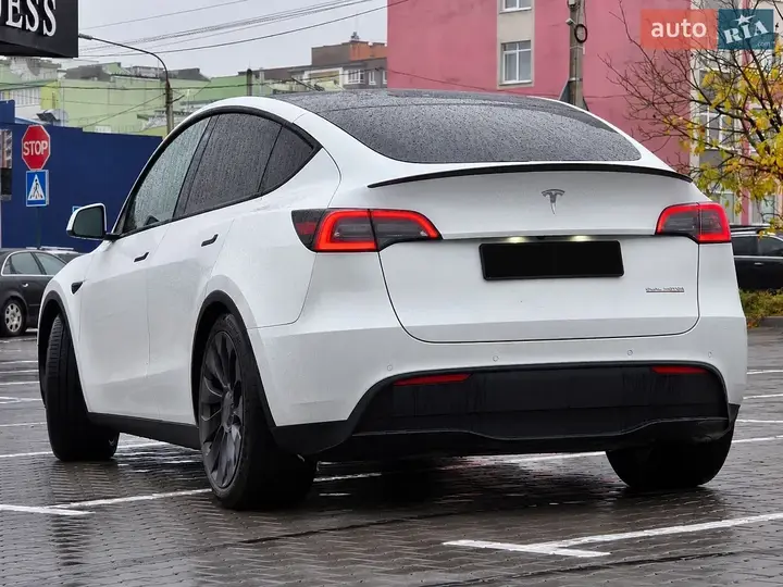 Tesla Model Y 2022 photo 4