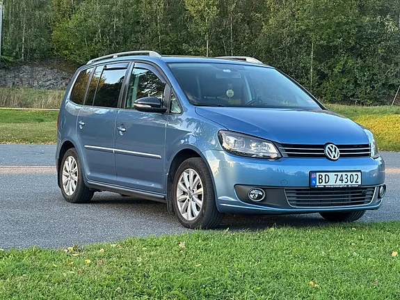 Volkswagen Touran 2012 photo 4