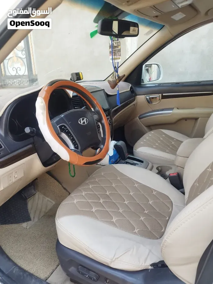 Hyundai Santa Fe 2012 photo 2