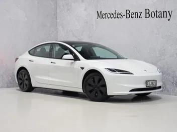 Tesla Model 3 2026 photo 2