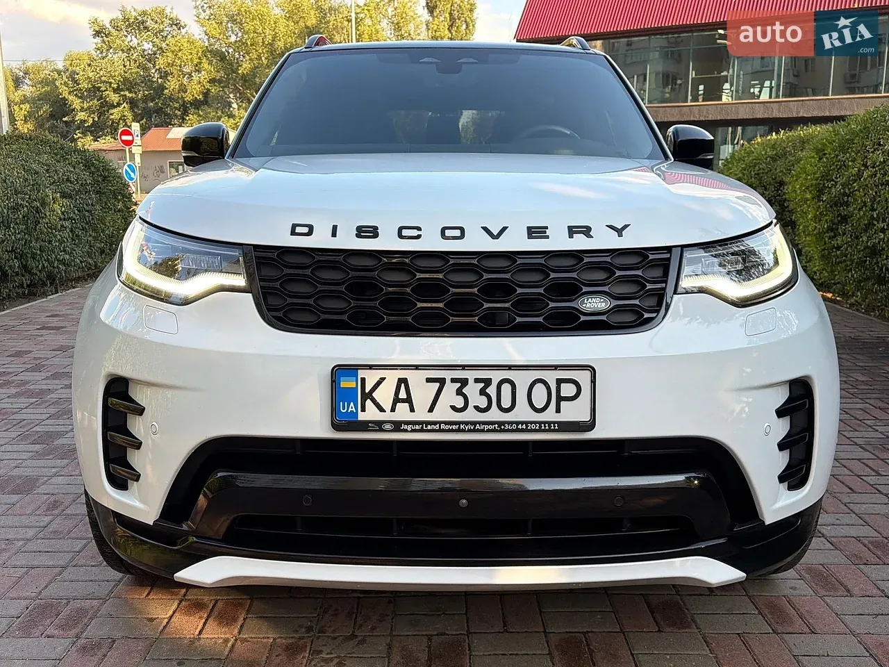 Land Rover Discovery 2023 photo 5