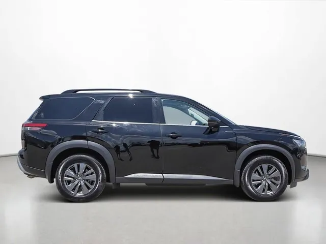 Nissan Pathfinder 2024 photo 2