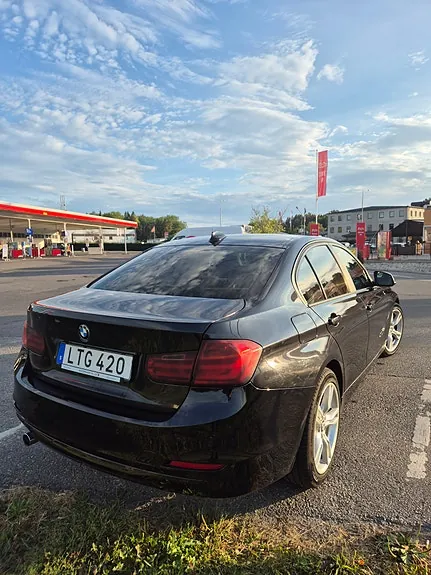 BMW 320D 2012 photo 2