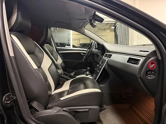 Volvo V70 2011 photo 5