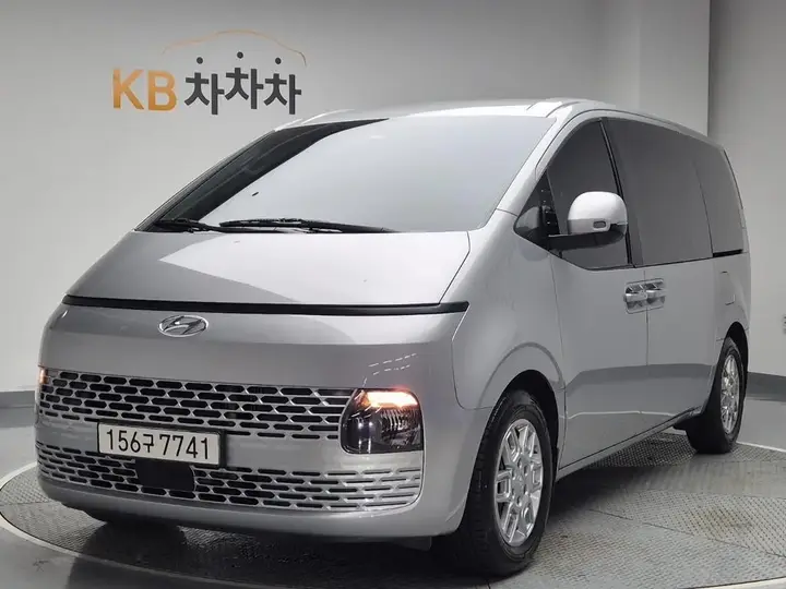 Hyundai Staria