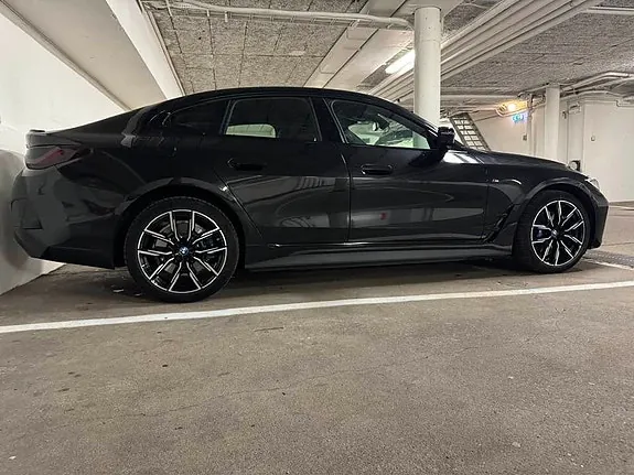 BMW I4 2022 photo 2