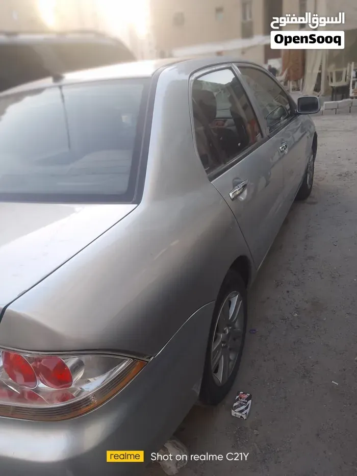 Mitsubishi Lancer 2010 photo 4