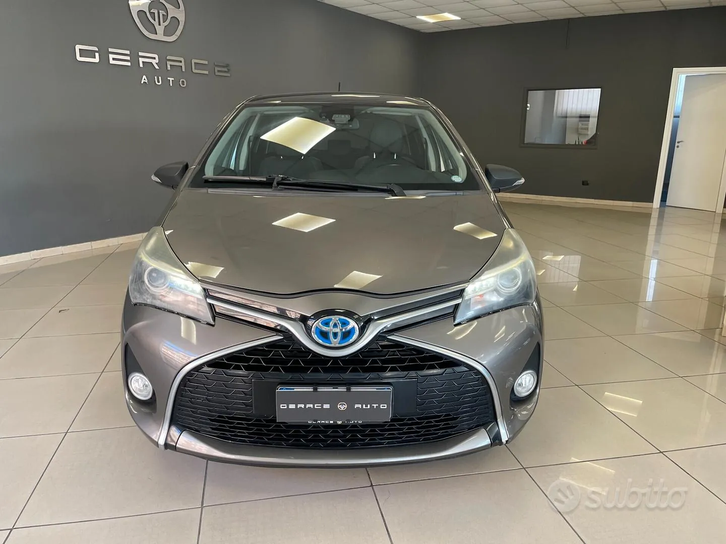 Toyota Yaris 2015 photo 2