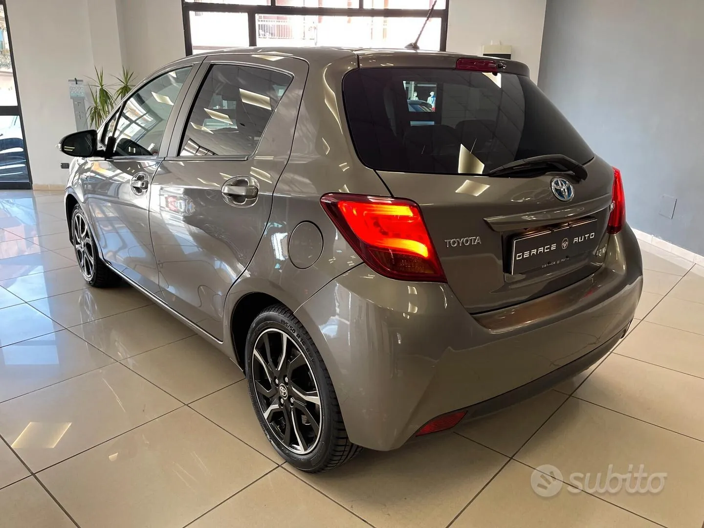 Toyota Yaris 2015 photo 4