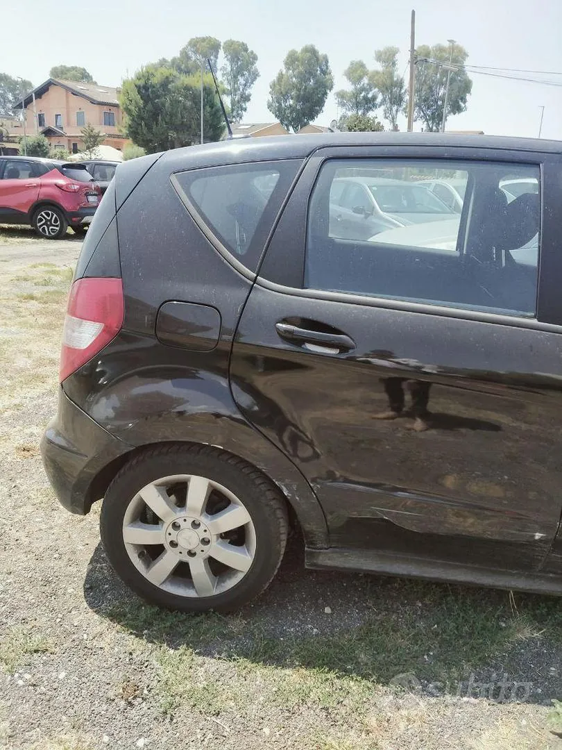 Mercedes-Benz A-Class 2010 photo 4
