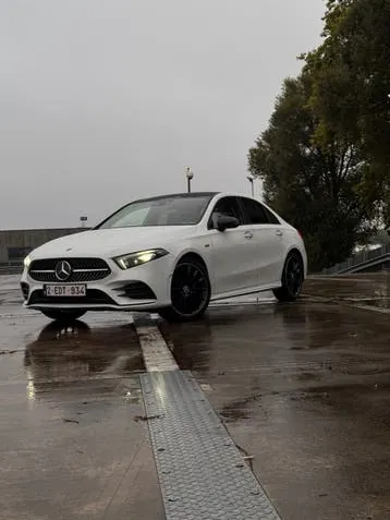 Mercedes-Benz A250E