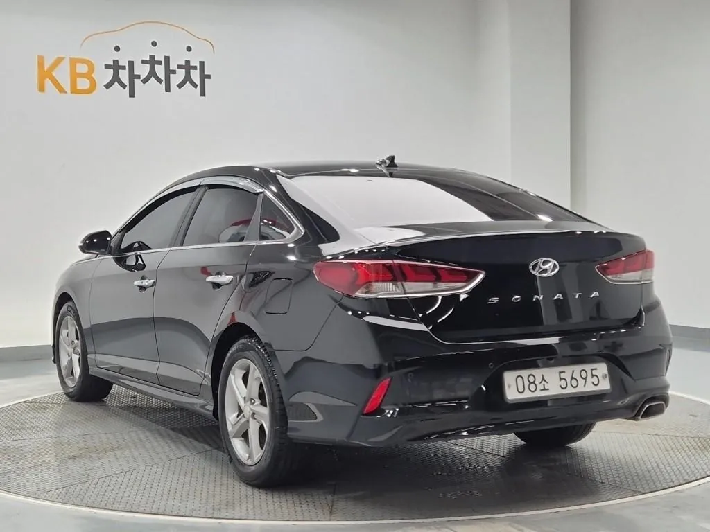 Hyundai Sonata 2018 photo 2