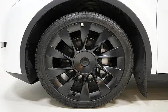 Tesla Model Y 2023 photo 4