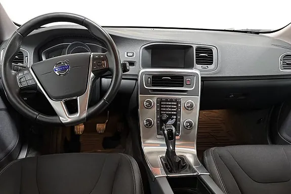 Volvo V60 Cross Country 2016 photo 2