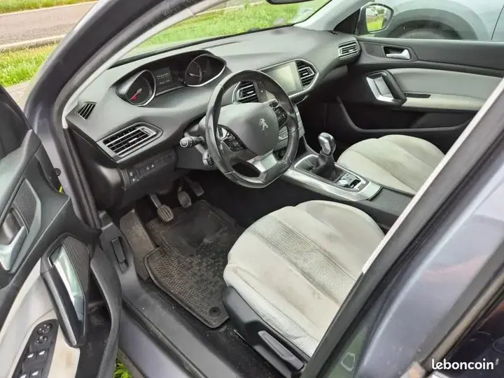 Peugeot 308 2017 photo 4