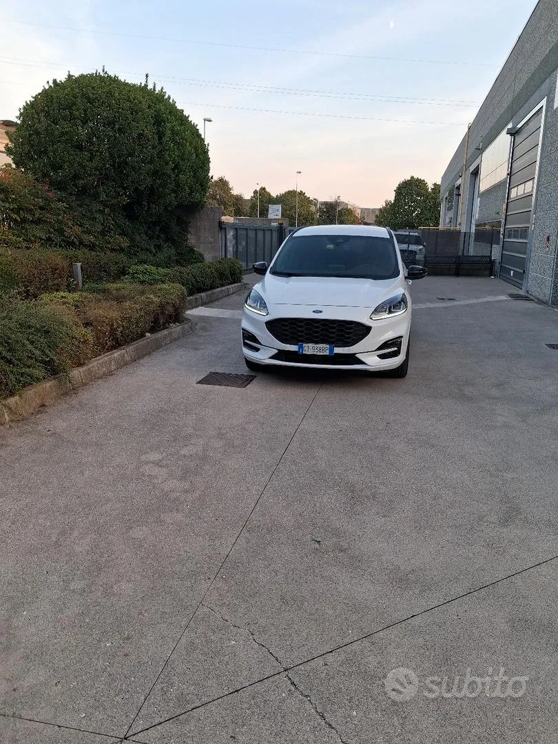 Ford Kuga 2024 photo 2