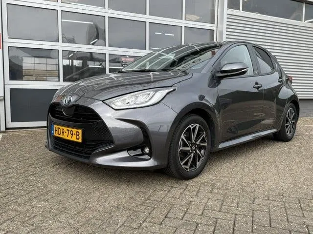 Toyota Yaris 2022 photo 2