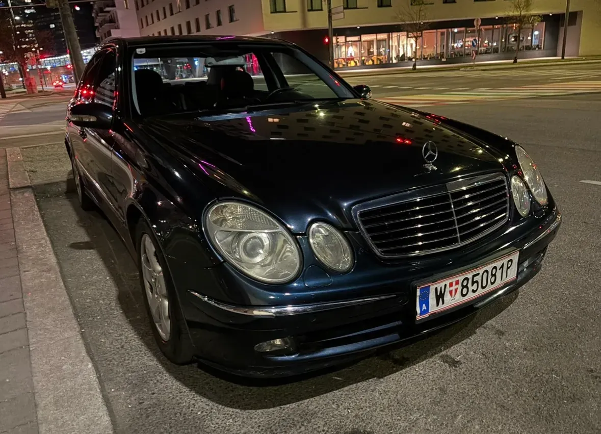 Mercedes-Benz E-Class 2006 photo 2