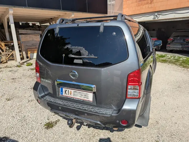 Nissan Pathfinder 2011 photo 2