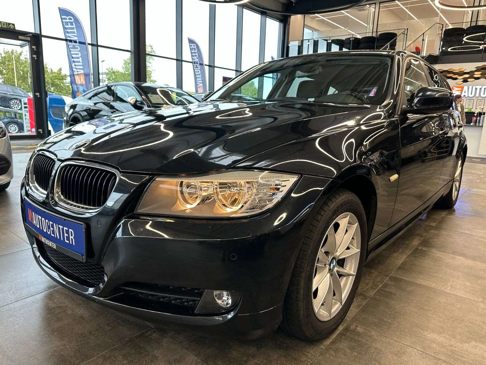 BMW 320 2011 photo 4